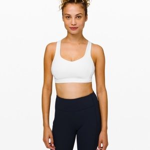 Lululemon free to be serene bra sz 6 white BNWT